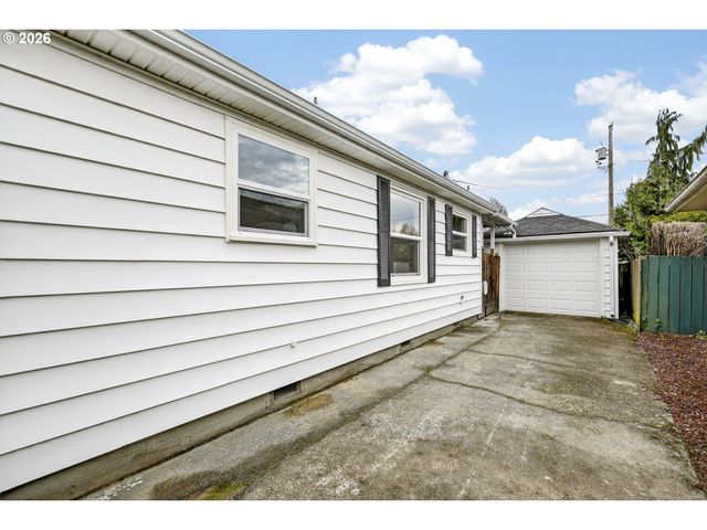 520 24TH Ave, Longview, WA 98632