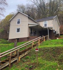 1835 Hillside Ave, Ellwood City, PA 16117