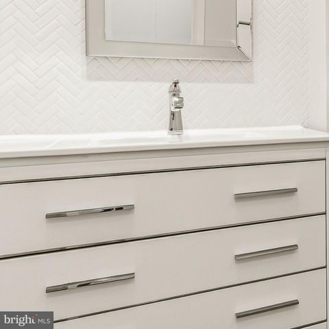 102 KINGS CROFT, Cherry Hill, NJ 08034