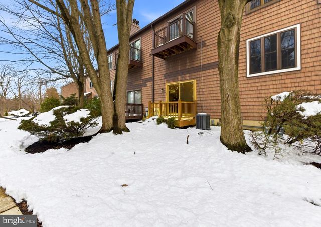 102 KINGS CROFT, Cherry Hill, NJ 08034