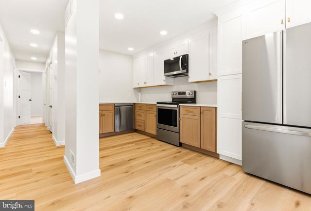 102 KINGS CROFT, Cherry Hill, NJ 08034