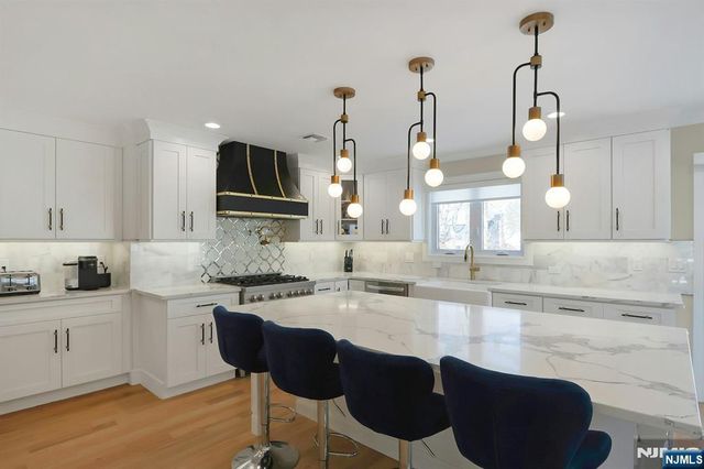 676 Ridgewood Road, Oradell, NJ 07649