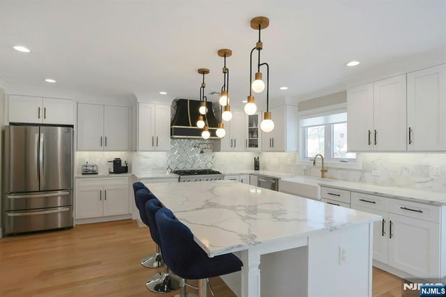 676 Ridgewood Road, Oradell, NJ 07649