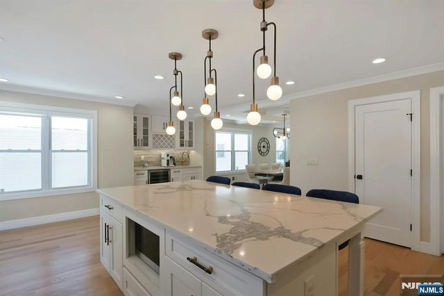 676 Ridgewood Road, Oradell, NJ 07649