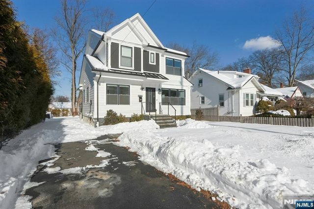 676 Ridgewood Road, Oradell, NJ 07649
