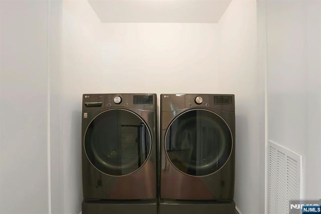 676 Ridgewood Road, Oradell, NJ 07649