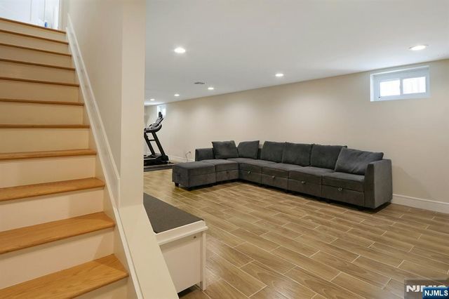 676 Ridgewood Road, Oradell, NJ 07649