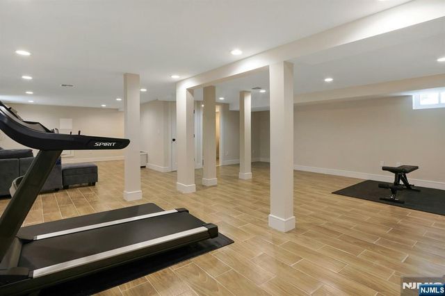 676 Ridgewood Road, Oradell, NJ 07649