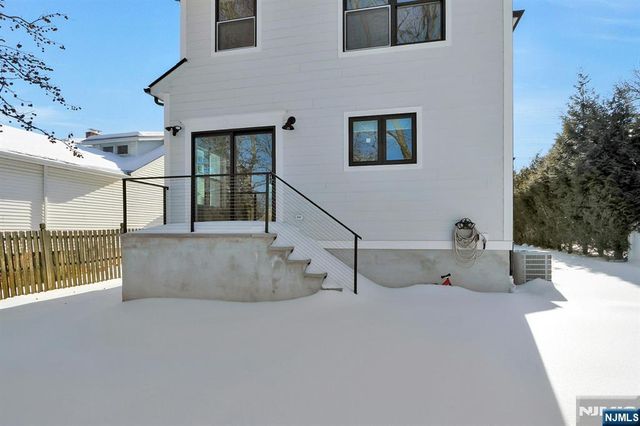 676 Ridgewood Road, Oradell, NJ 07649