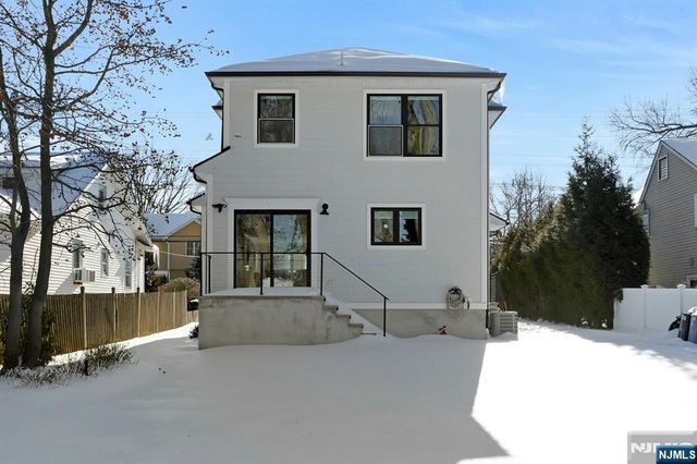 676 Ridgewood Road, Oradell, NJ 07649