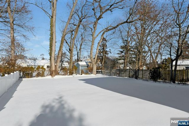 676 Ridgewood Road, Oradell, NJ 07649