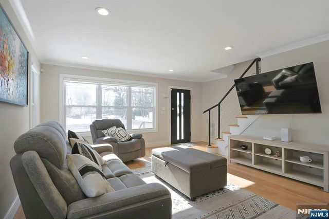 676 Ridgewood Road, Oradell, NJ 07649