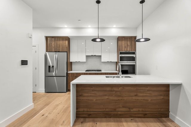 47 Condor St 202, Boston, MA 02128