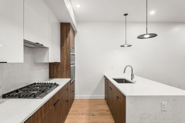 47 Condor St 202, Boston, MA 02128