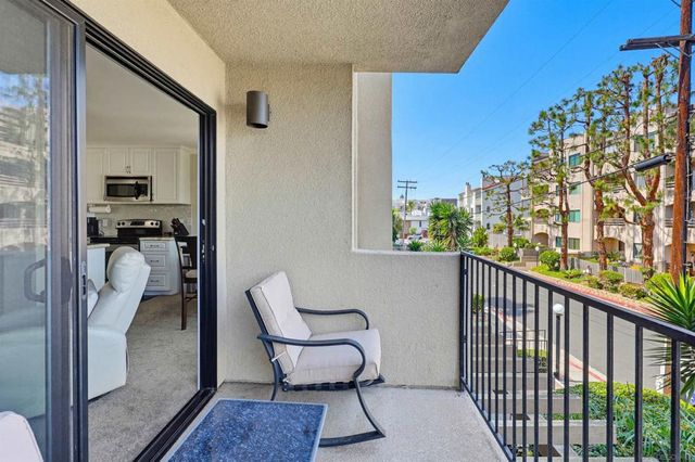 1235 Parker Place 2H, San Diego, CA 92109