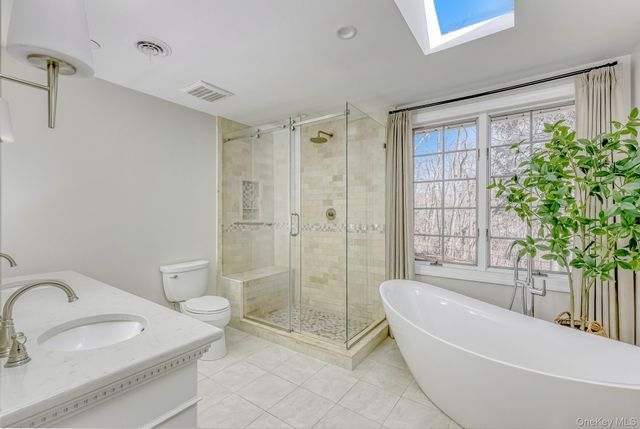 4 Kings Gate Road, Suffern, NY 10901