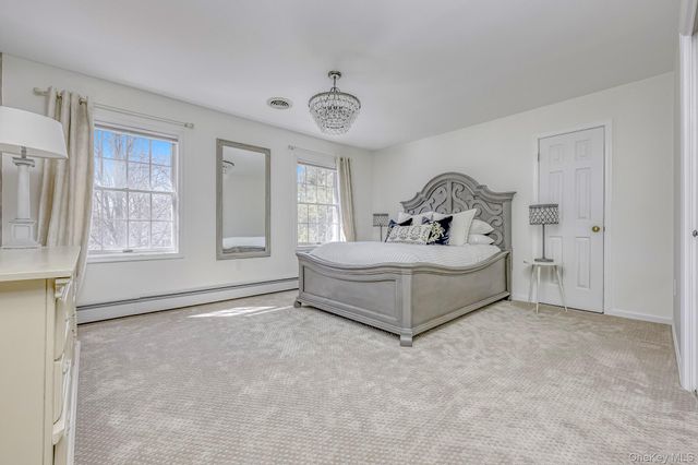 4 Kings Gate Road, Suffern, NY 10901