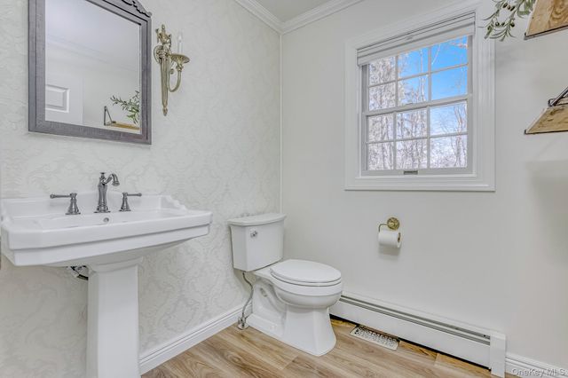 4 Kings Gate Road, Suffern, NY 10901