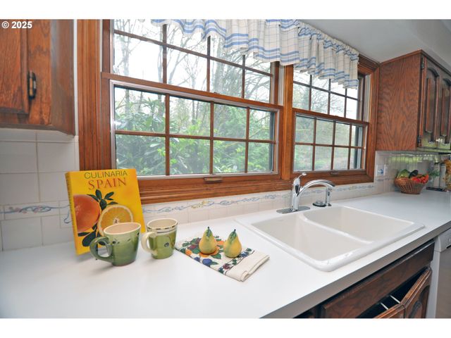 15207 S FORSYTHE Rd, Oregon City, OR 97045