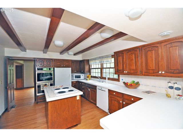 15207 S FORSYTHE Rd, Oregon City, OR 97045