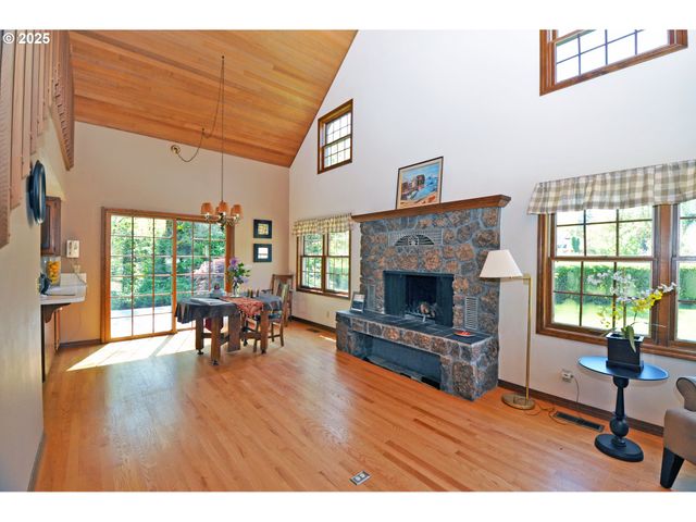 15207 S FORSYTHE Rd, Oregon City, OR 97045