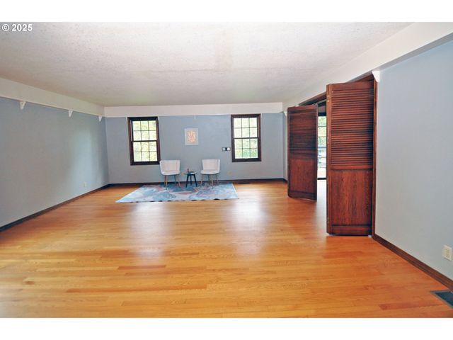 15207 S FORSYTHE Rd, Oregon City, OR 97045