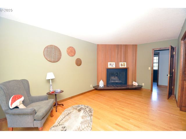 15207 S FORSYTHE Rd, Oregon City, OR 97045