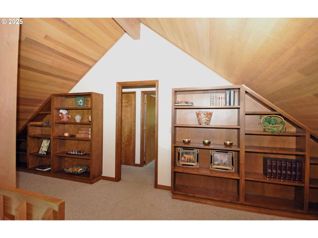 15207 S FORSYTHE Rd, Oregon City, OR 97045