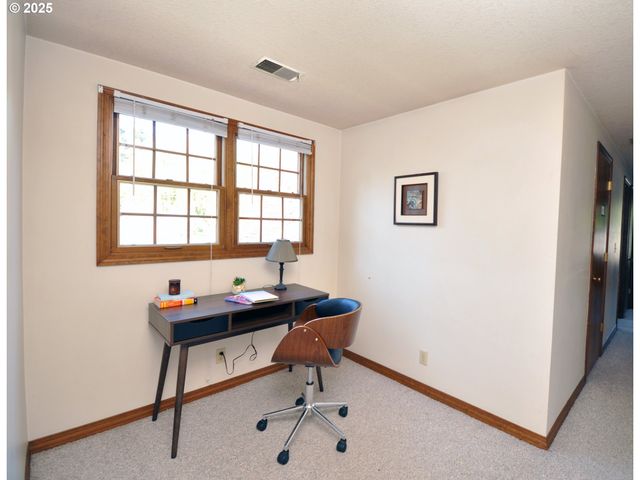 15207 S FORSYTHE Rd, Oregon City, OR 97045