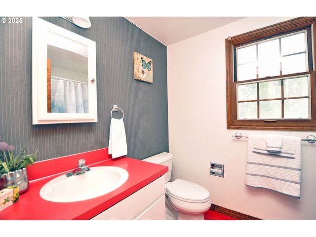 15207 S FORSYTHE Rd, Oregon City, OR 97045