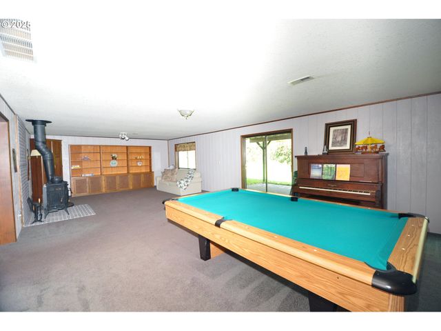 15207 S FORSYTHE Rd, Oregon City, OR 97045