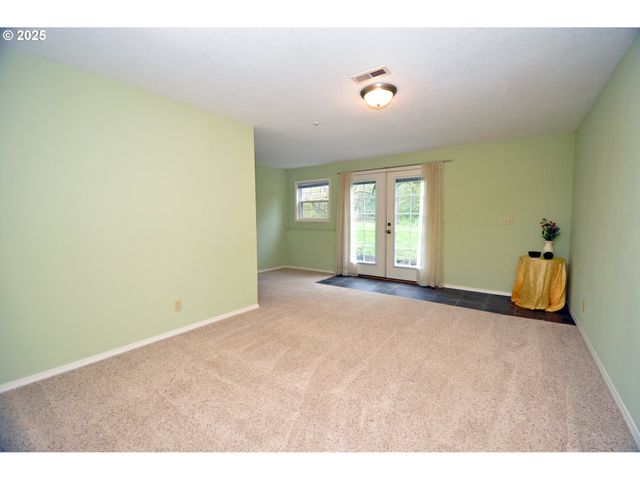 15207 S FORSYTHE Rd, Oregon City, OR 97045