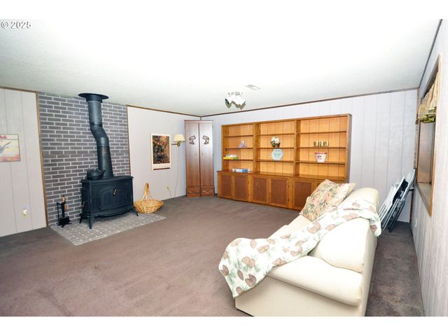 15207 S FORSYTHE Rd, Oregon City, OR 97045