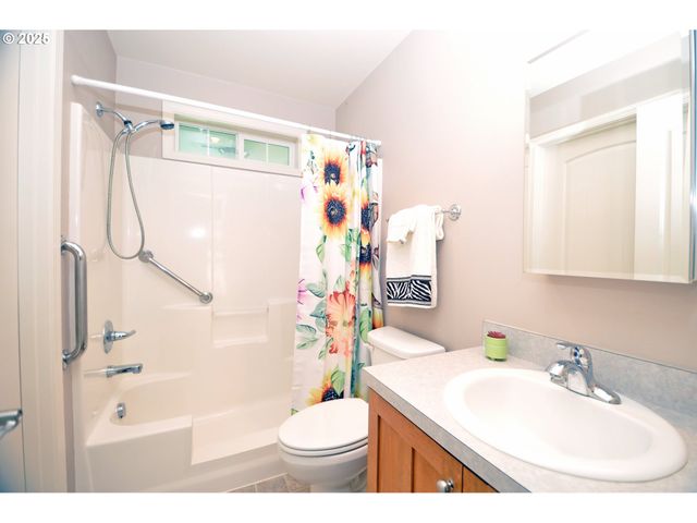 15207 S FORSYTHE Rd, Oregon City, OR 97045