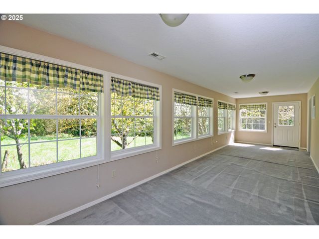 15207 S FORSYTHE Rd, Oregon City, OR 97045