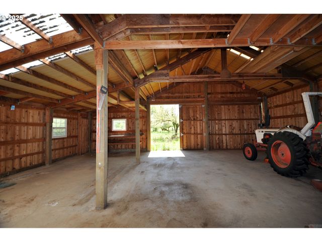 15207 S FORSYTHE Rd, Oregon City, OR 97045