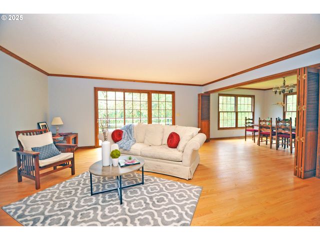 15207 S FORSYTHE Rd, Oregon City, OR 97045