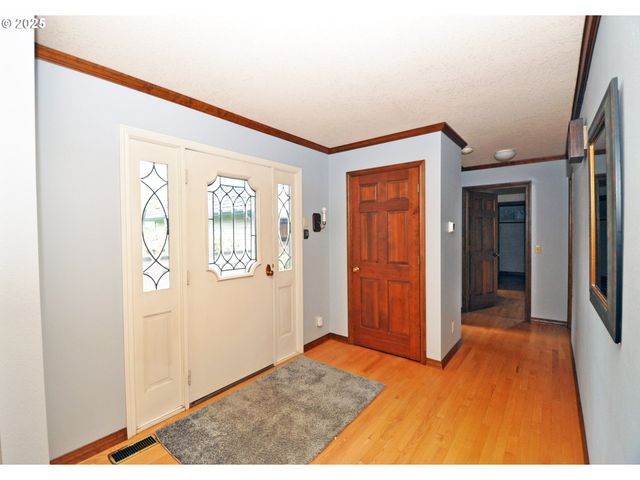 15207 S FORSYTHE Rd, Oregon City, OR 97045