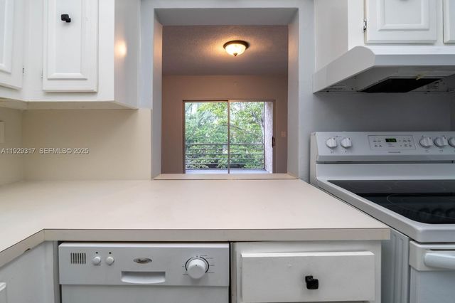 1400 NE 57th St 205, Fort Lauderdale, FL 33334