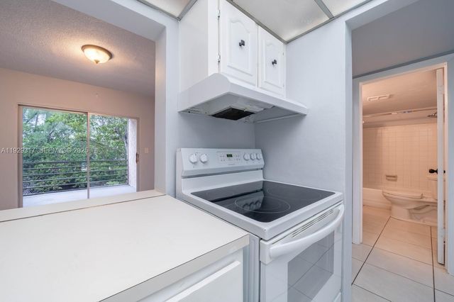 1400 NE 57th St 205, Fort Lauderdale, FL 33334