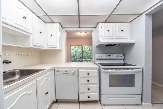 1400 NE 57th St 205, Fort Lauderdale, FL 33334