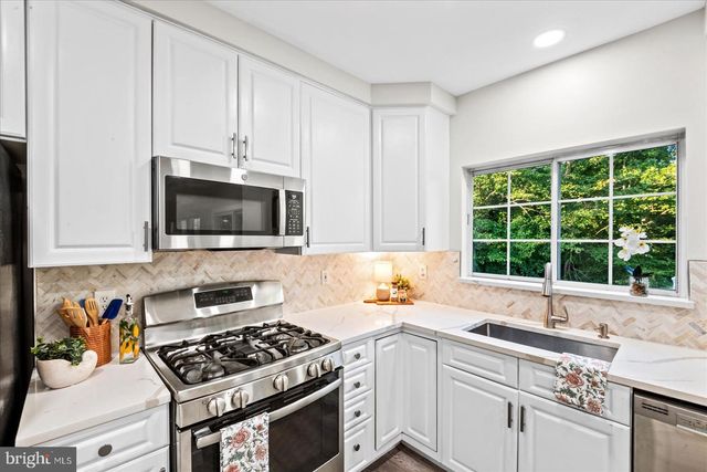 15000 SLIPPERY ELM CT, Woodbridge, VA 22193