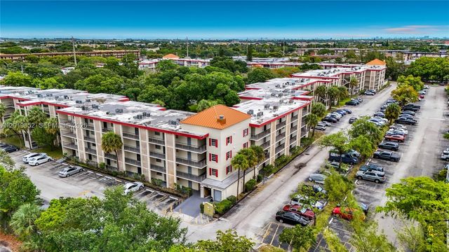 3000 NW 48th Ter 126, Lauderdale Lakes, FL 33313