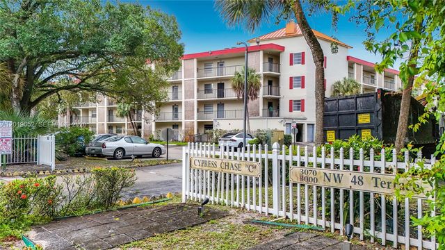 3000 NW 48th Ter 126, Lauderdale Lakes, FL 33313
