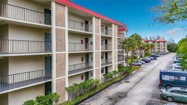 3000 NW 48th Ter 126, Lauderdale Lakes, FL 33313