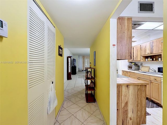 3000 NW 48th Ter 126, Lauderdale Lakes, FL 33313