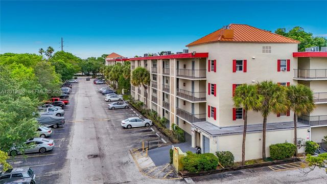 3000 NW 48th Ter 126, Lauderdale Lakes, FL 33313