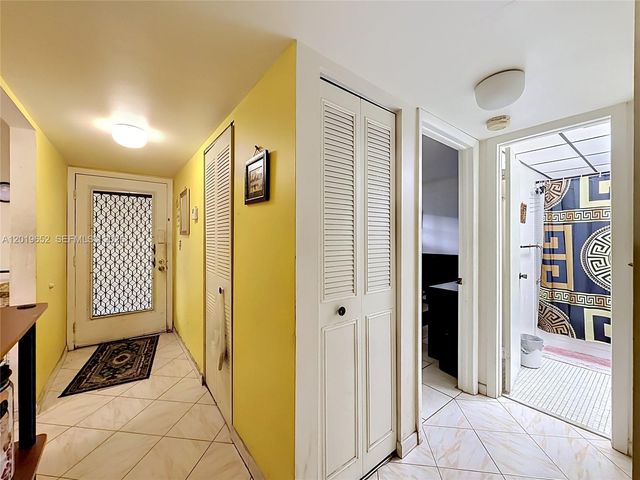 3000 NW 48th Ter 126, Lauderdale Lakes, FL 33313
