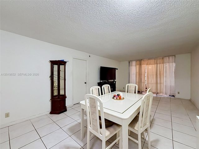 3000 NW 48th Ter 126, Lauderdale Lakes, FL 33313