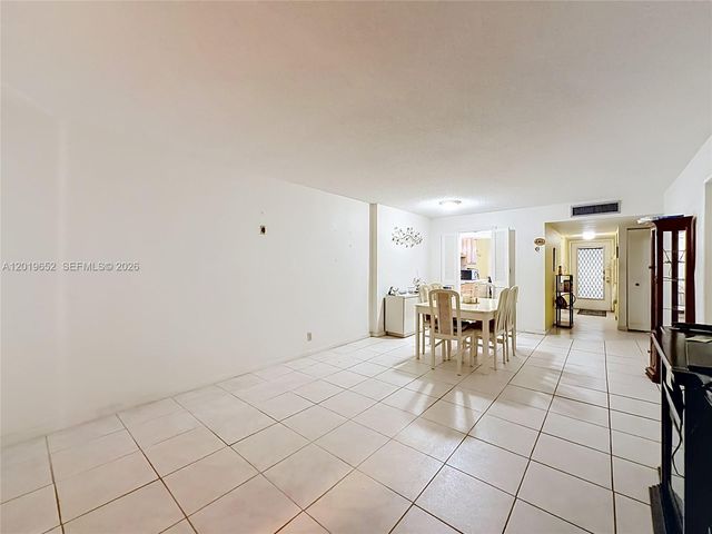 3000 NW 48th Ter 126, Lauderdale Lakes, FL 33313